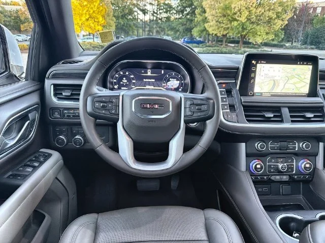 Used 2023 White GMC SLT image 14