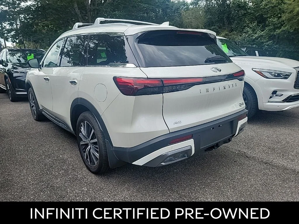 Certified Used 2024 Majestic White INFINITI Sensory image 3