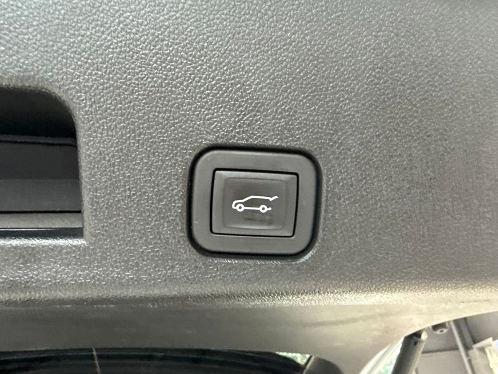 Used 2026 White Chevrolet LT image 14