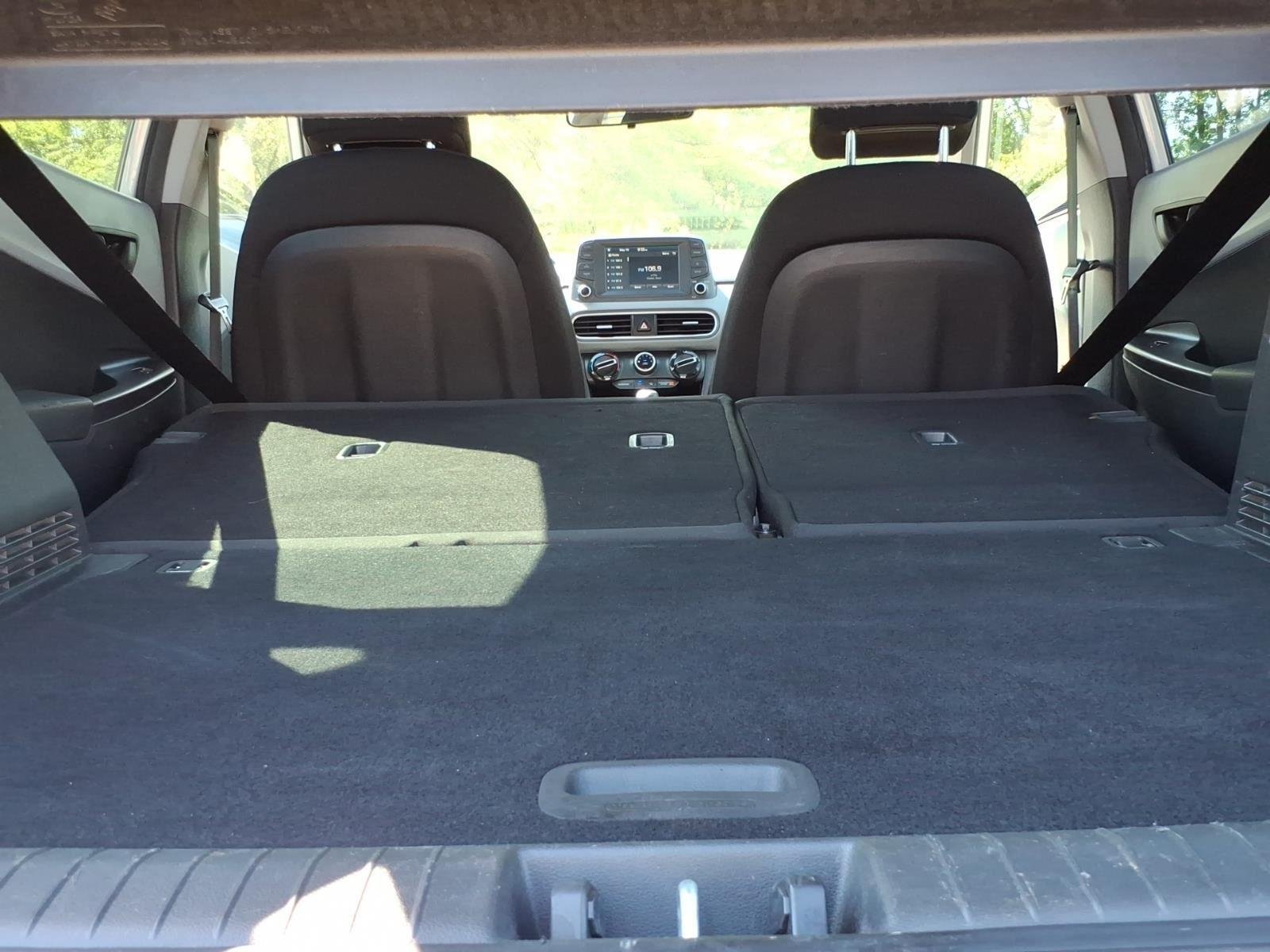 Used 2019 Chalk White Hyundai SE image 28
