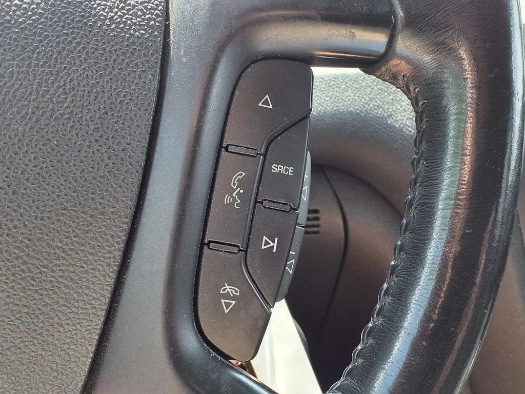 Used 2009 Green Buick CXL image 19