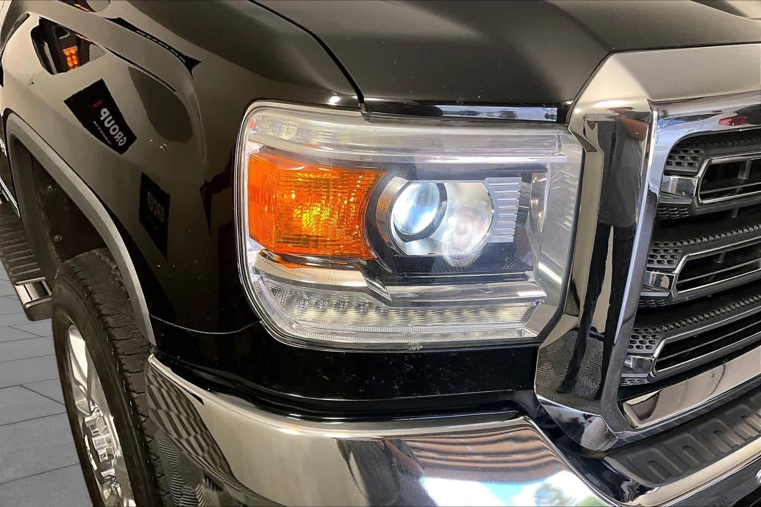 Used 2018 Onyx Black GMC SLT image 27