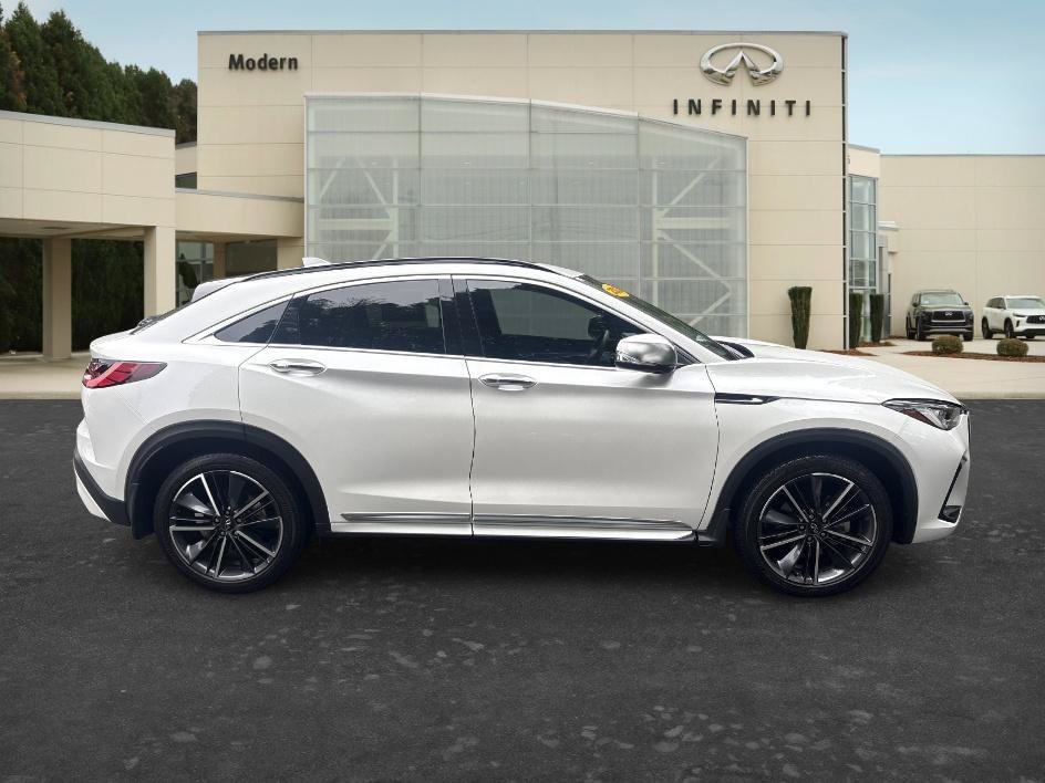 Used 2024 Radiant White INFINITI LUXE image 4