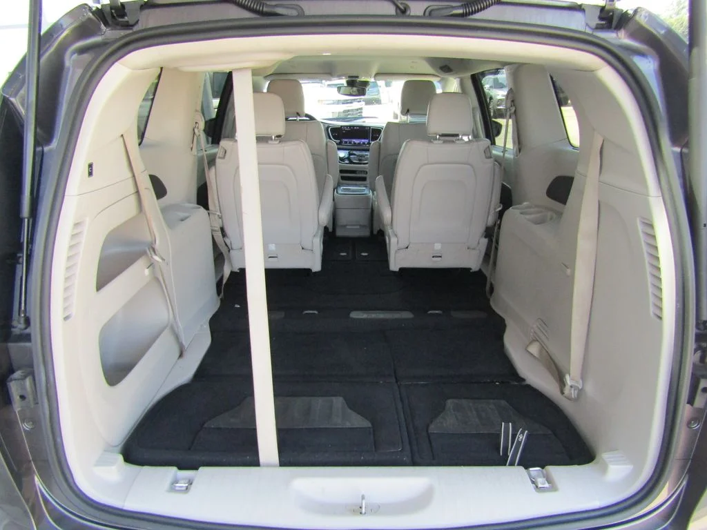 Used 2021 Gray Chrysler Touring L image 34