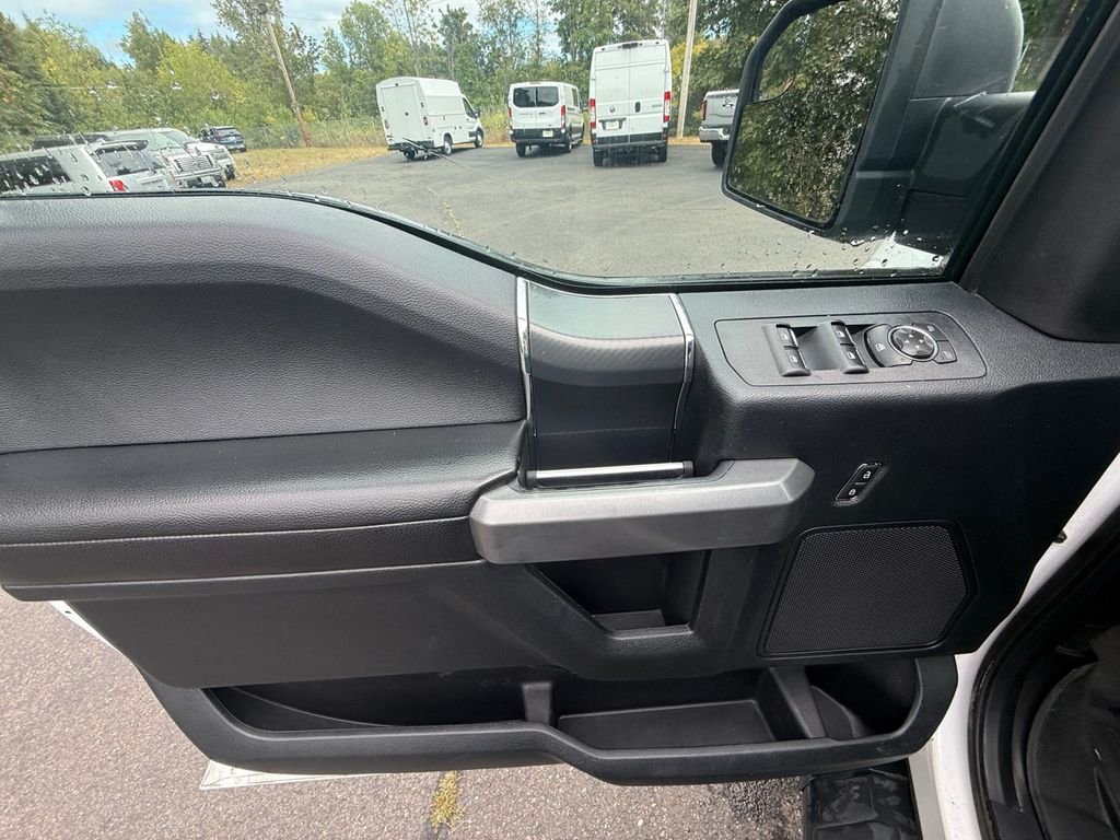 Used 2018  Ford XLT image 11