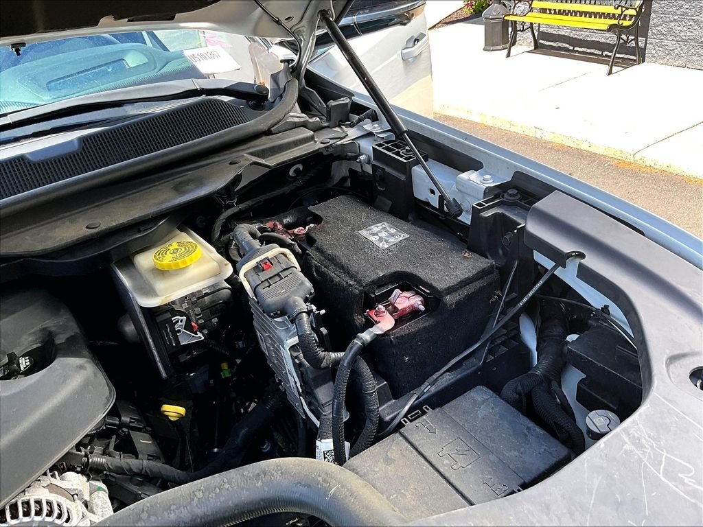 Used 2023 White Jeep Base image 31