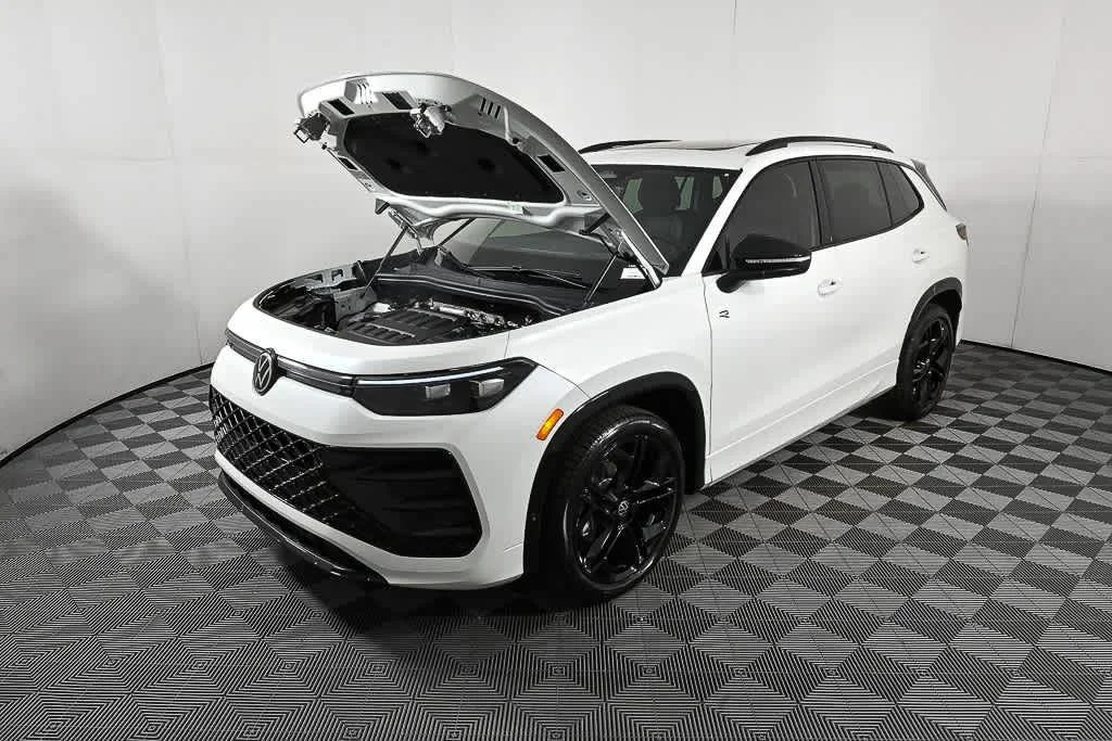 New 2026 Opal White Pearl Volkswagen SE R-Line Black image 33