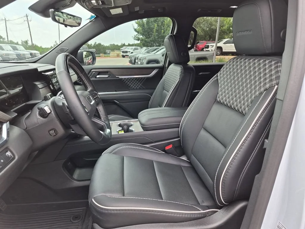 2026 GMC Acadia Denali - Photo 19