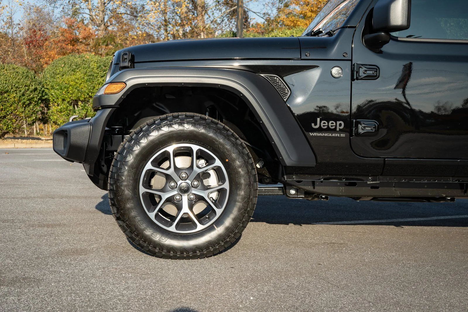 New 2026 Black Clear-Coat Exterior Paint Jeep Sport S image 4