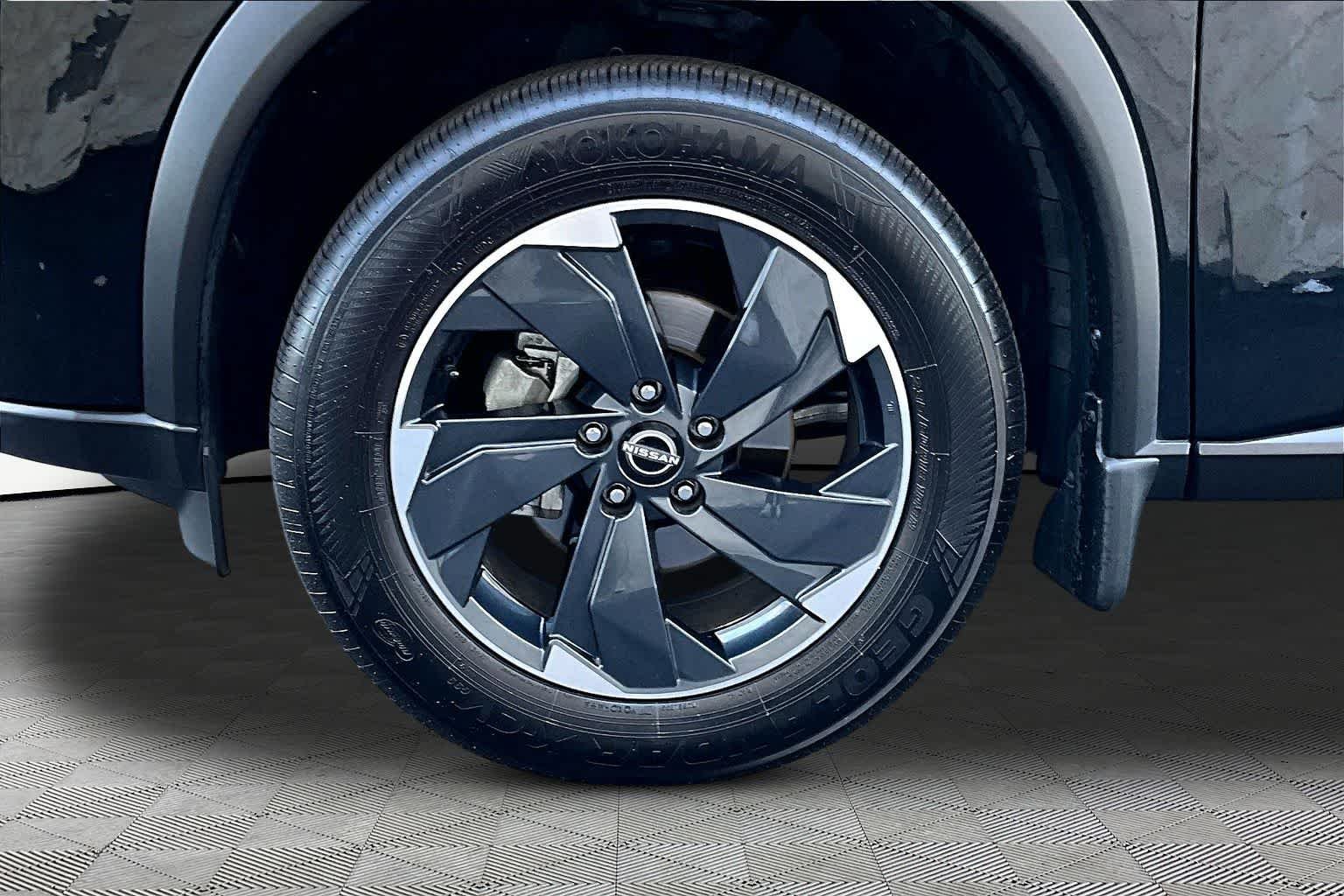 Used 2024 Super Black Nissan SV image 11