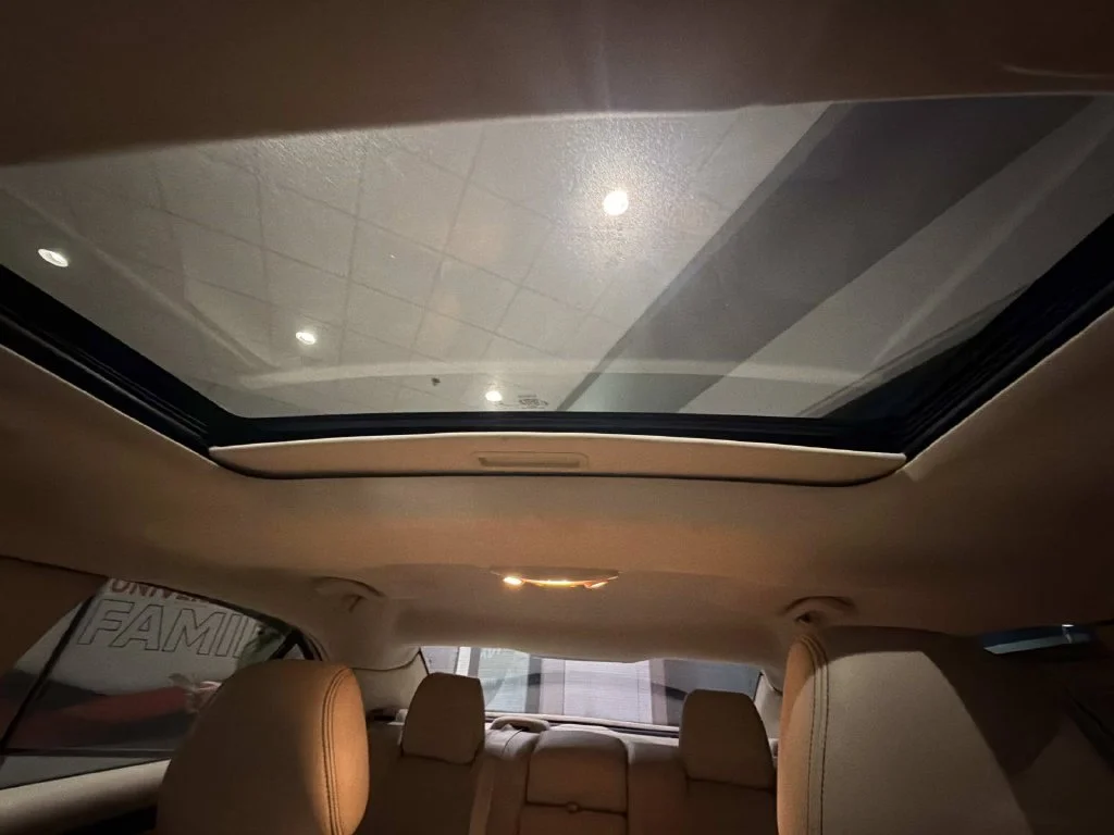 Used 2018 White Ford Limited image 13