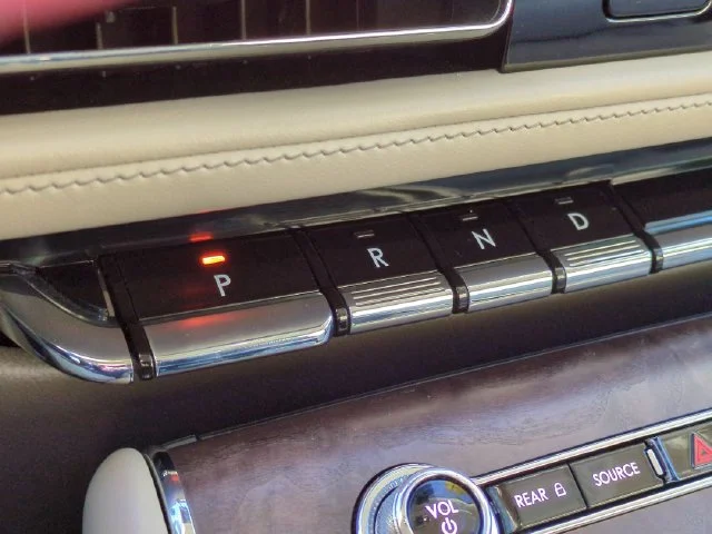 Used 2021 Blue Lincoln Reserve image 26