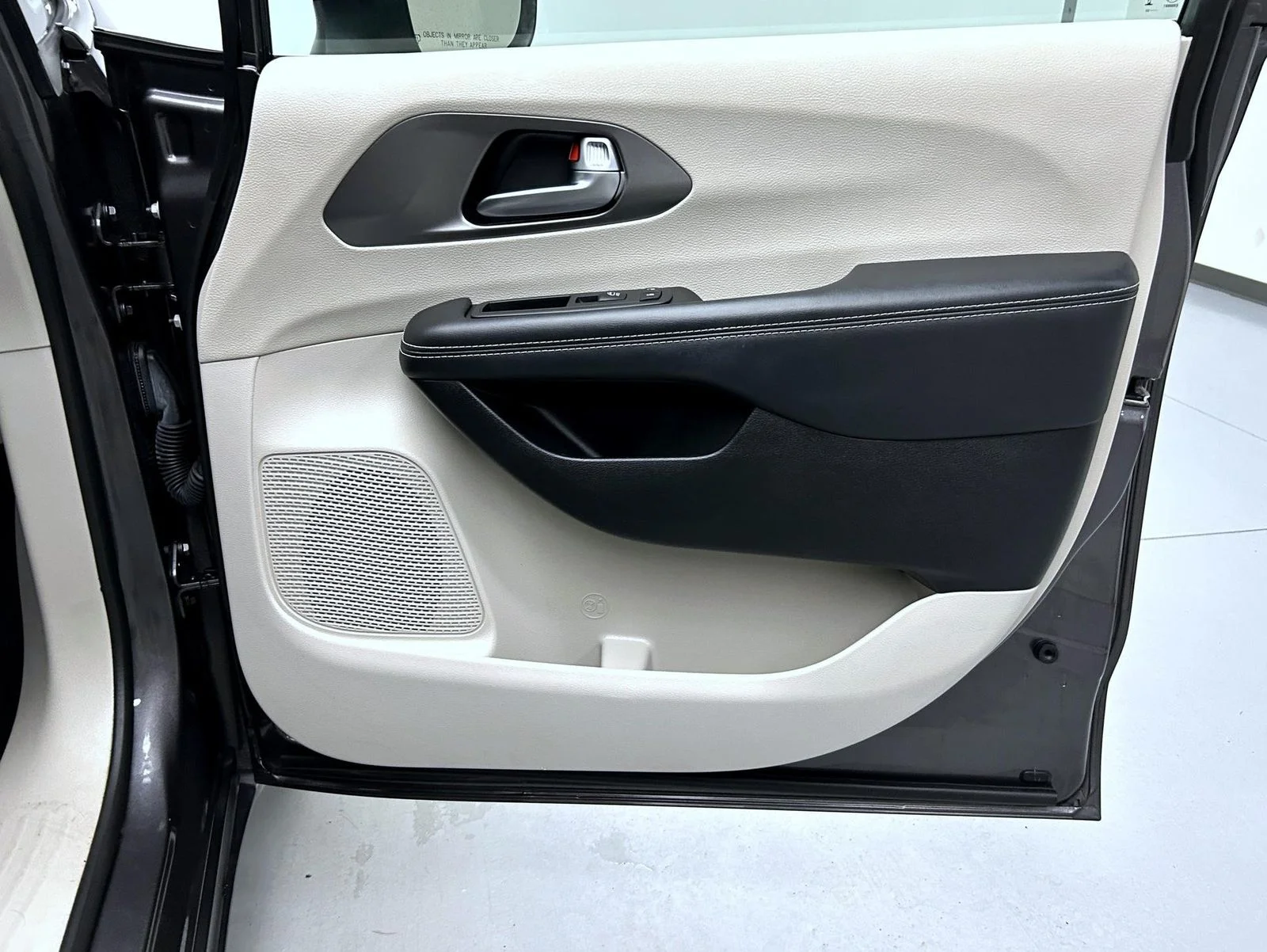 Used 2023 Gray Chrysler Touring L image 16