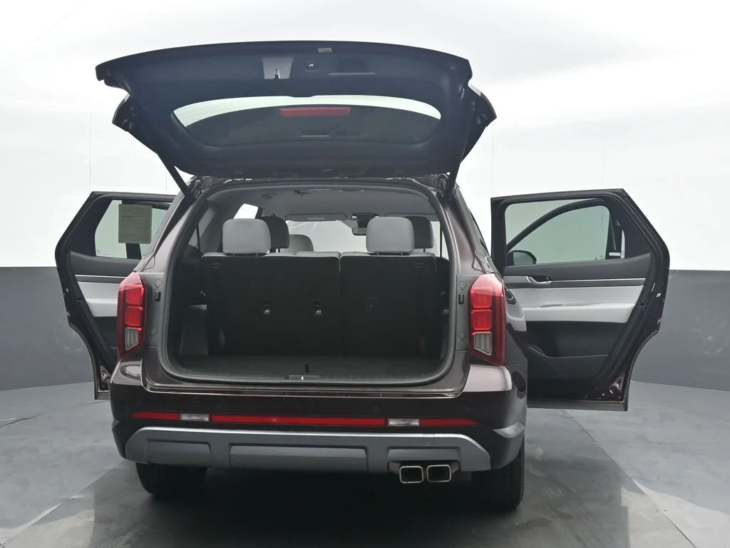 Used 2025 Red Hyundai SEL image 35