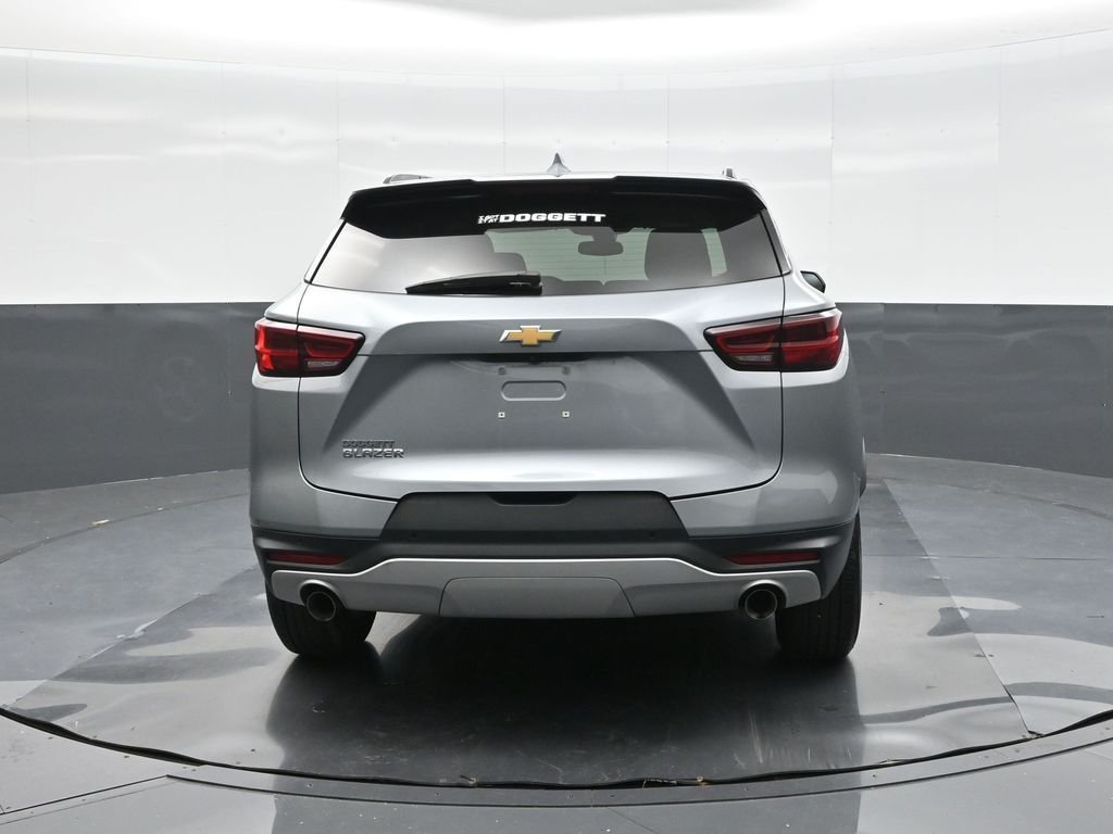 Used 2024 Gray Chevrolet LT image 11