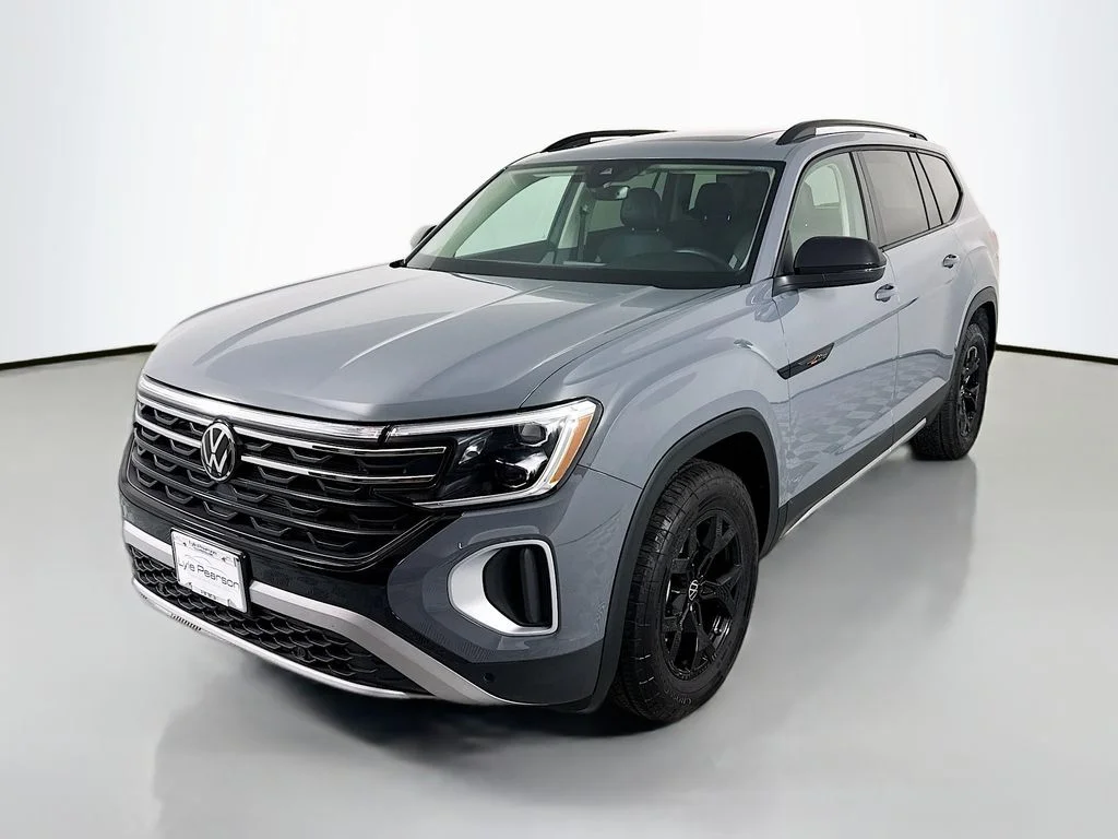 2024 Volkswagen Atlas 2.0T Atlas Peak Edt SE w/Tech 4MOTION's photo