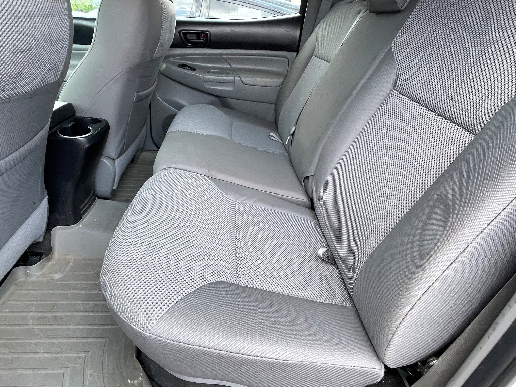 Used 2015 Super White Toyota Base V6 (A5) image 9