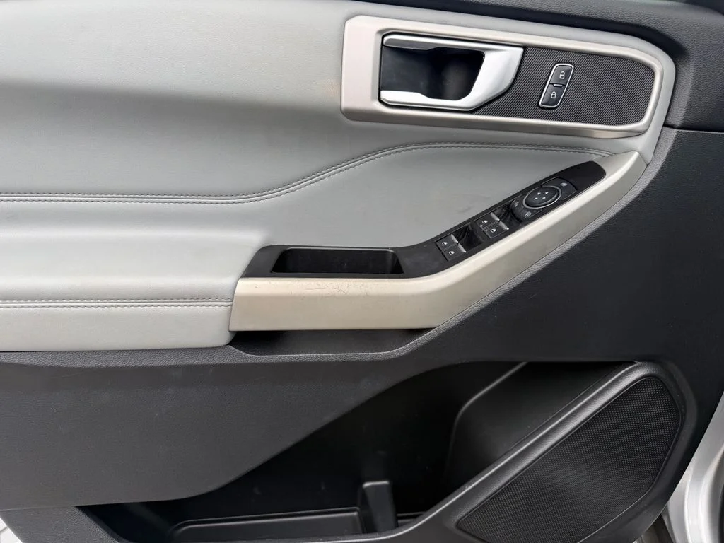 Used 2021 Silver Ford XLT image 5