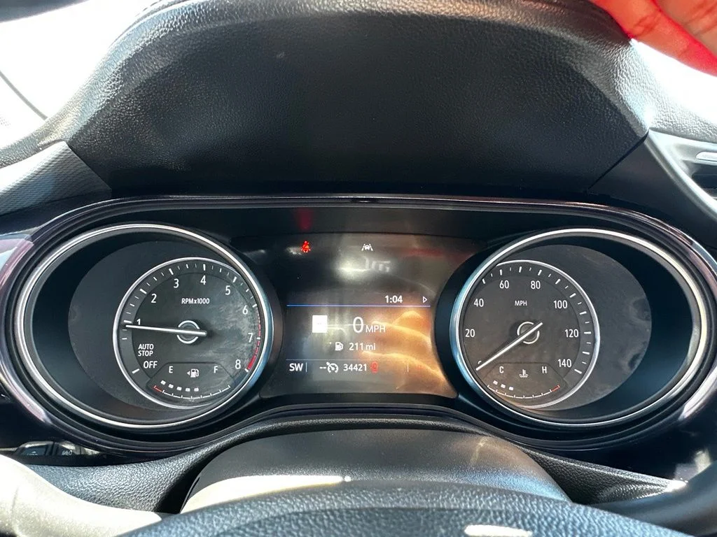 Used 2020 White Buick Essence image 24