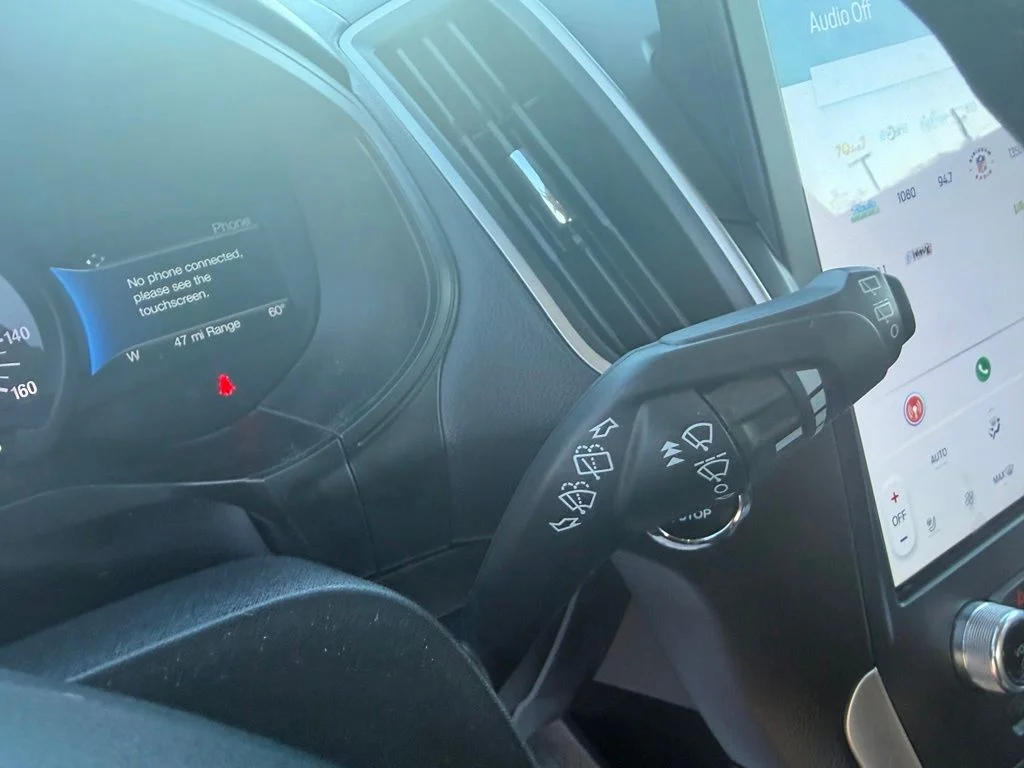 Used 2022 Red Ford SEL image 22
