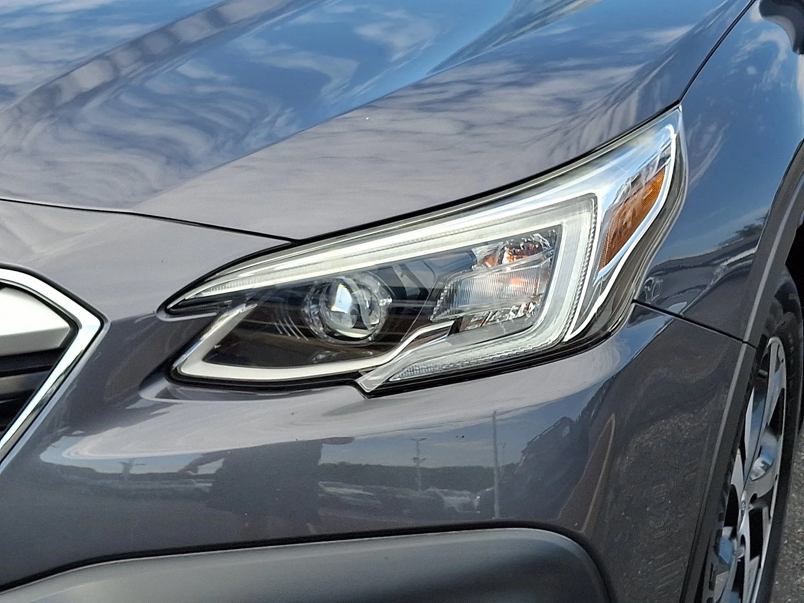 Used 2021 Magnetite Gray Metallic Subaru Limited image 10