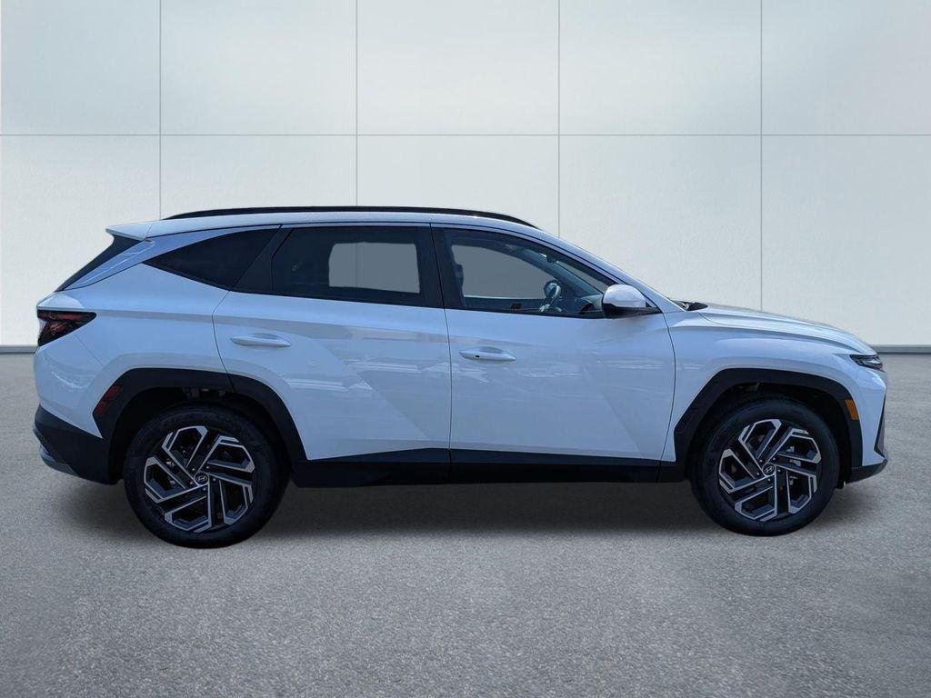 New 2026 White Hyundai SEL Plus FWD image 7