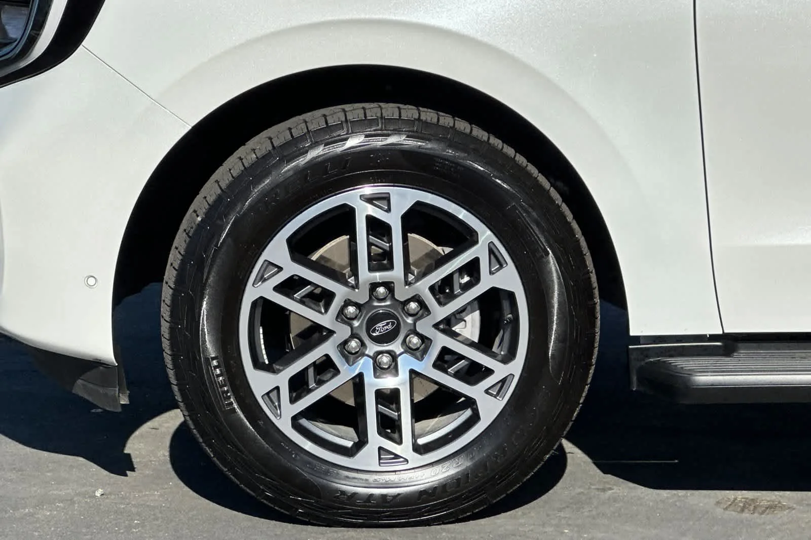 Used 2025 Star White Metallic Tri-Coat Ford Active image 34