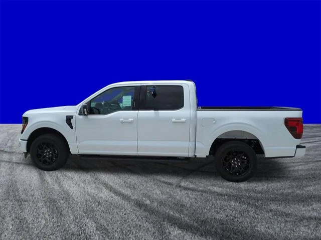 New 2026 Oxford White Ford XLT image 7