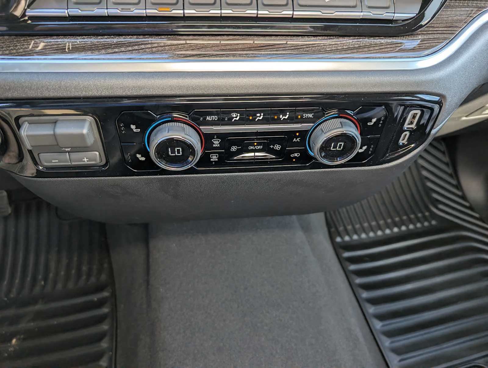 2026 Chevrolet Silverado 1500 LT - Photo 24