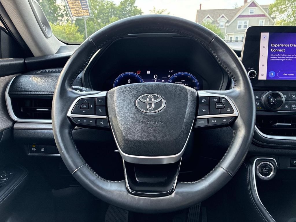 Used 2024  Toyota Limited image 19