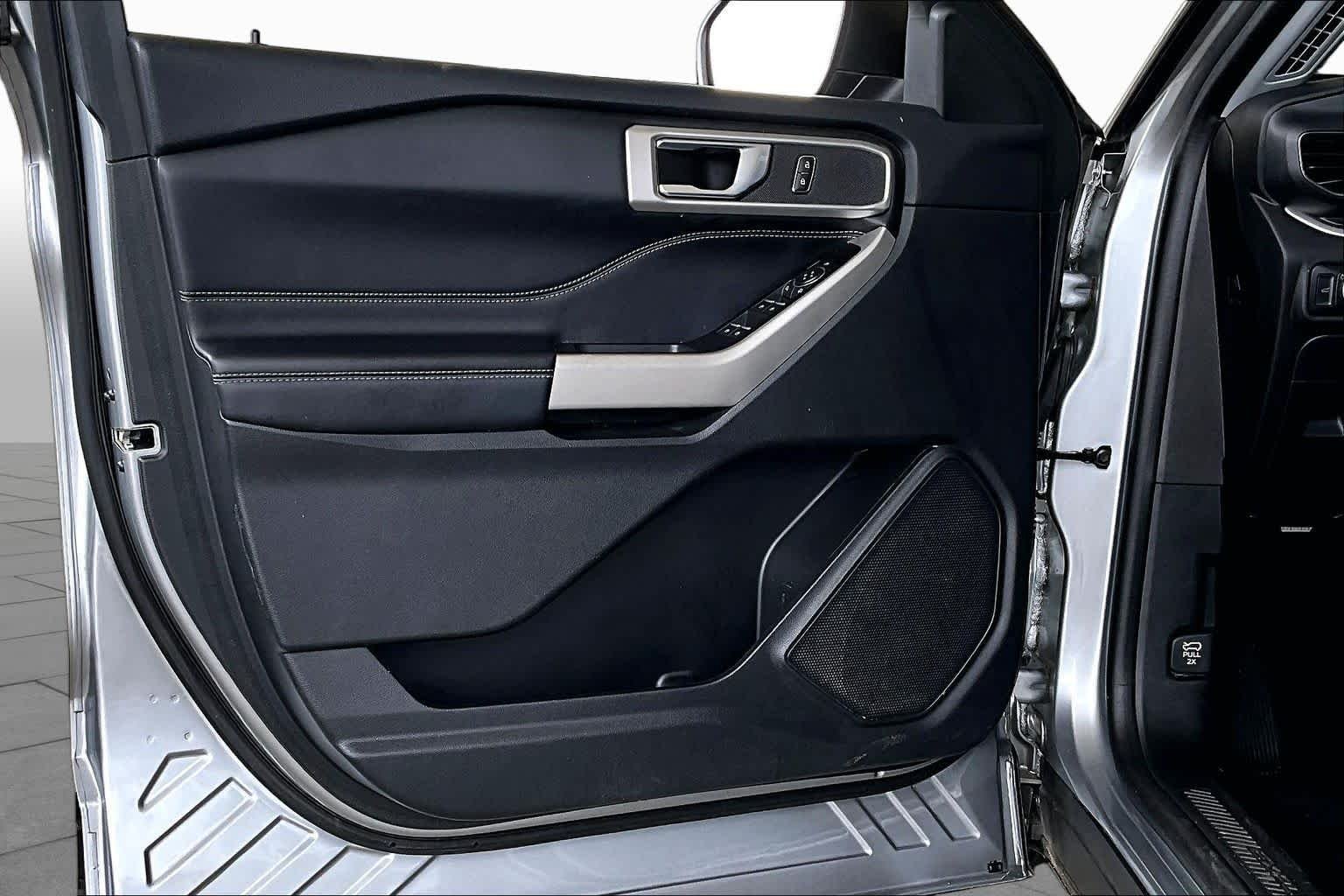Used 2022 Iconic Silver Ford XLT image 22