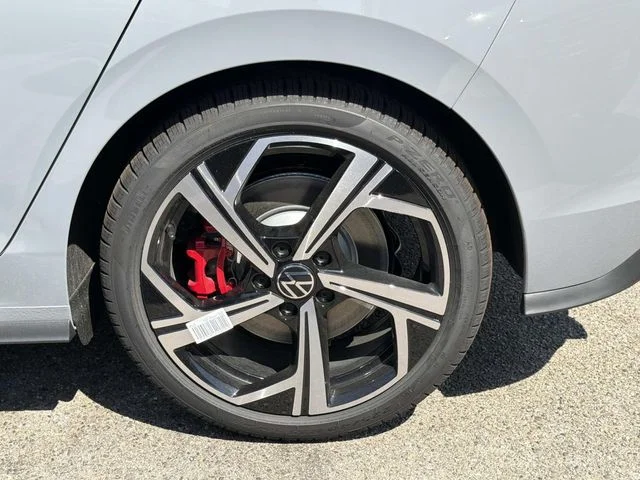 2026 Volkswagen Golf GTI photo 5