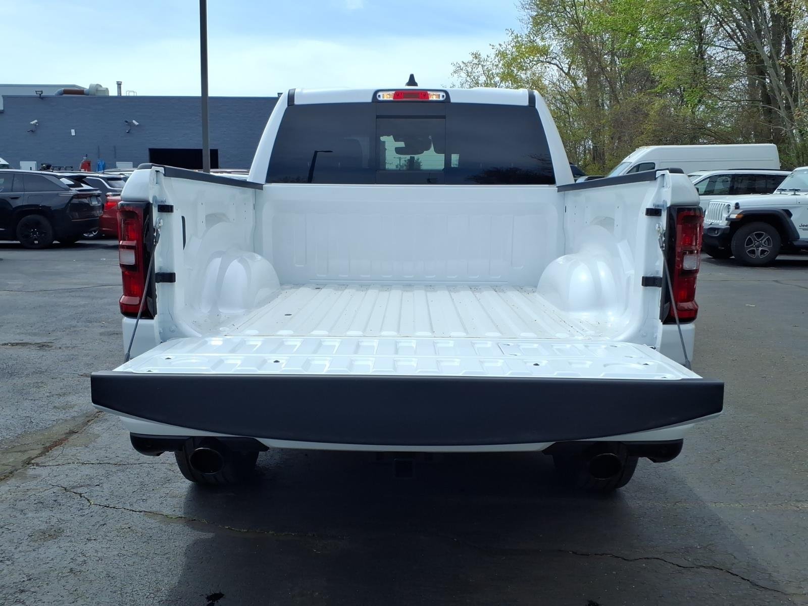 New 2026 Ivory White Tri-Coat Pearl-Coat Exterior Paint RAM Laramie image 6