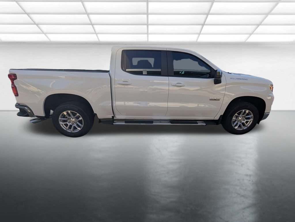 New 2026 Summit White Chevrolet LT image 30