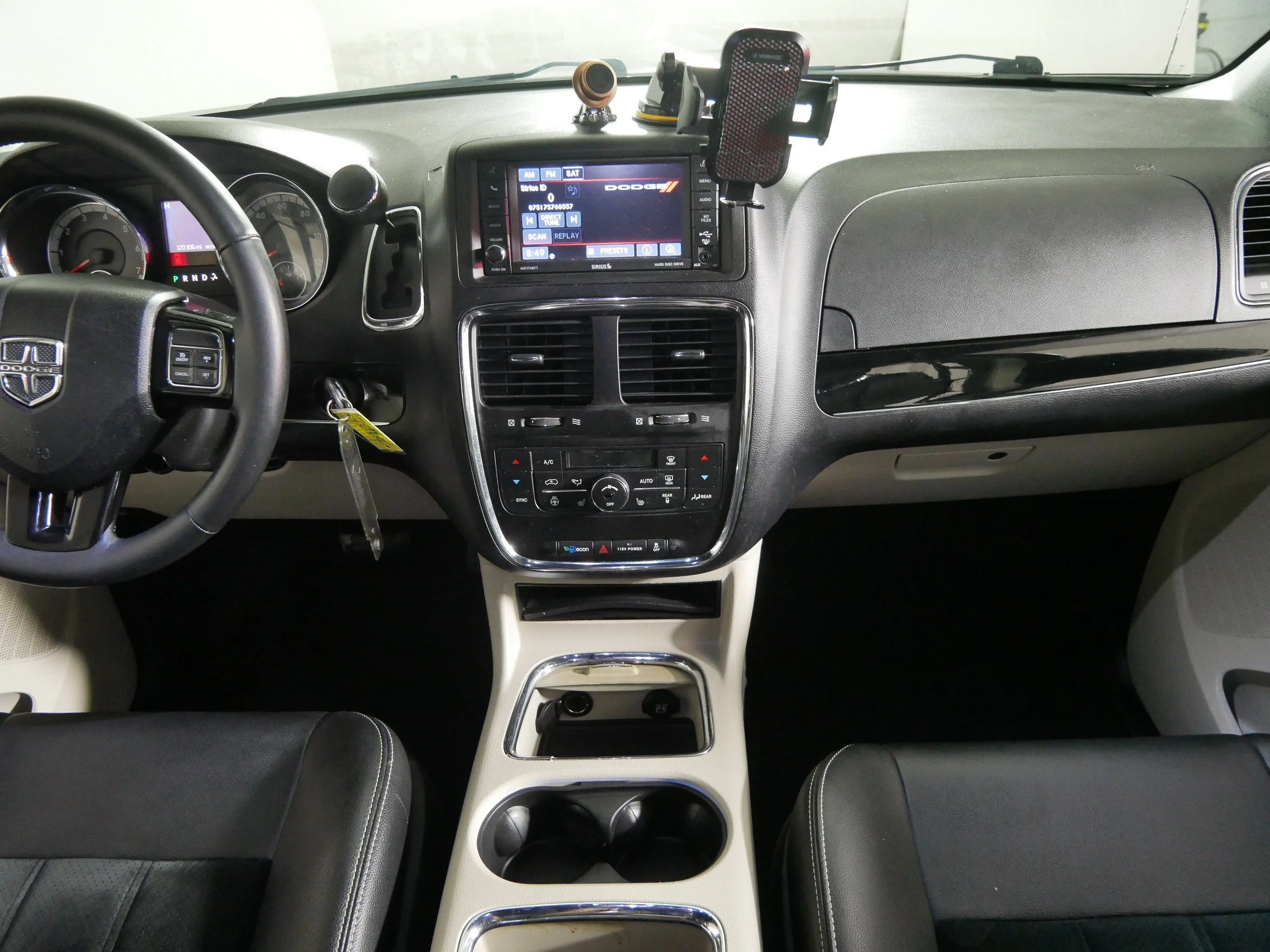 Used 2017 Contusion Blue Pearlcoat Dodge SXT image 10