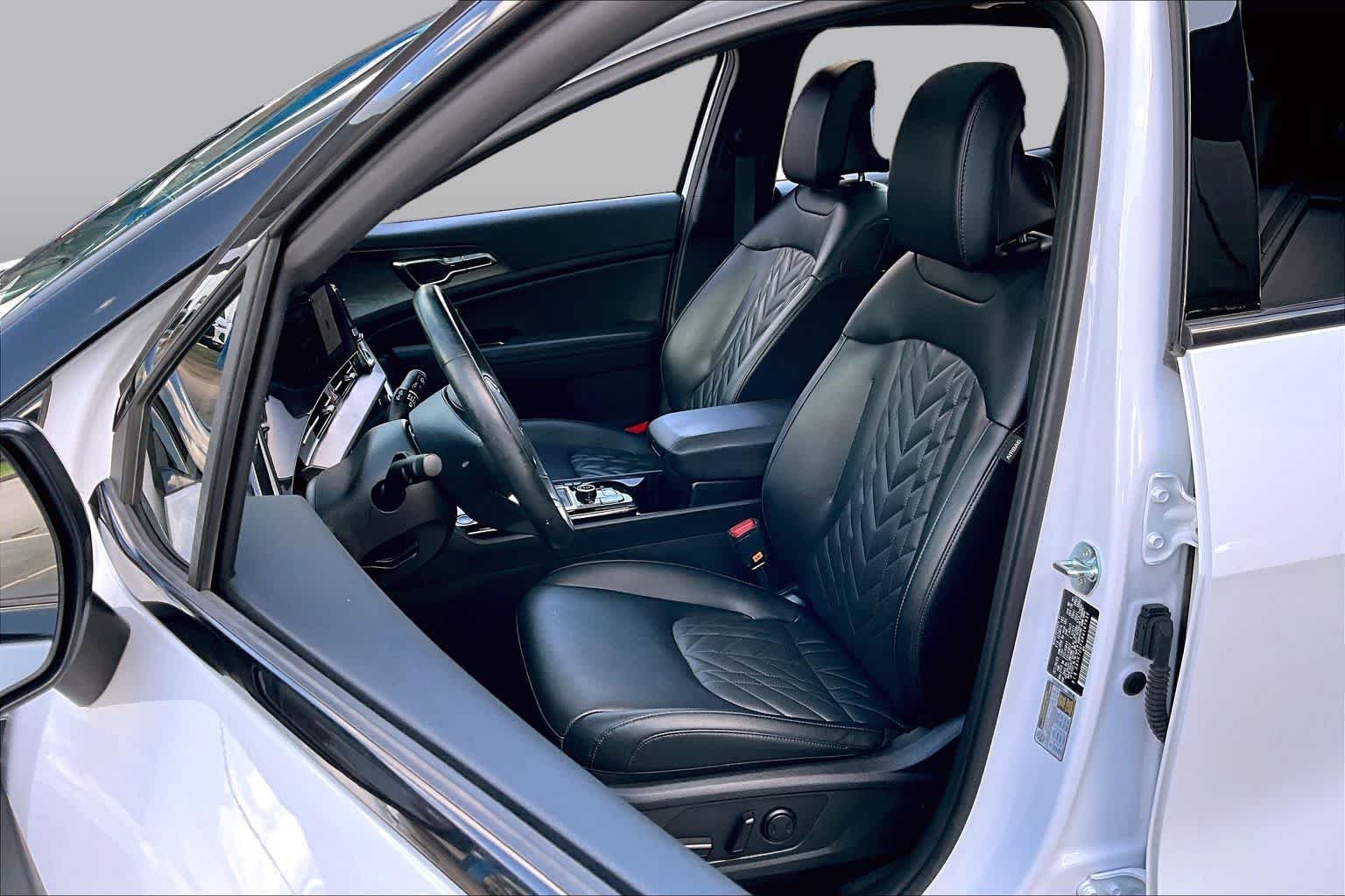 Used 2024 Ebony Black Roof Kia X-Pro Prestige image 8