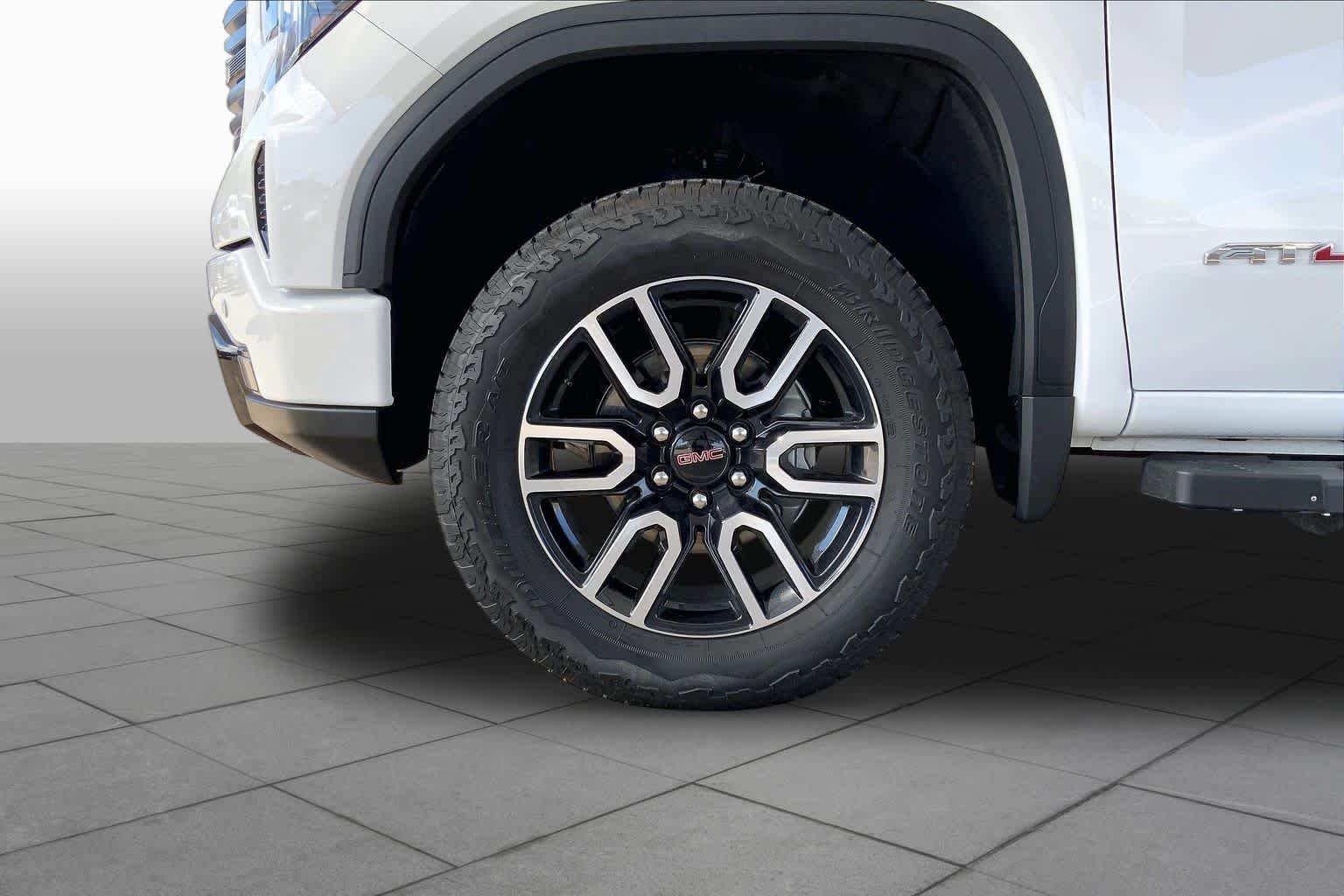 Used 2026 Summit White GMC AT4 image 11