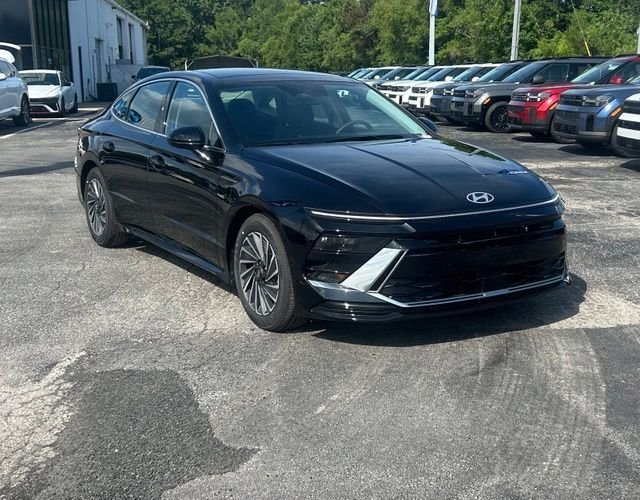New 2026 Black Hyundai SEL image 1