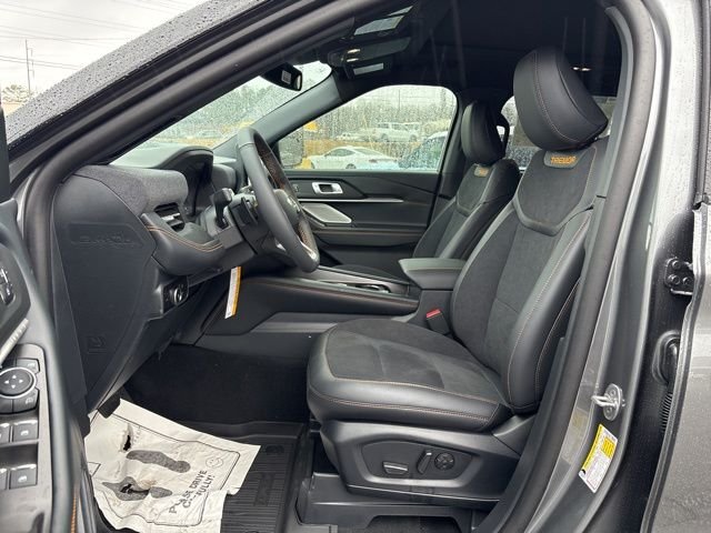 New 2026 Carbonized Gray Metallic Ford Tremor image 12