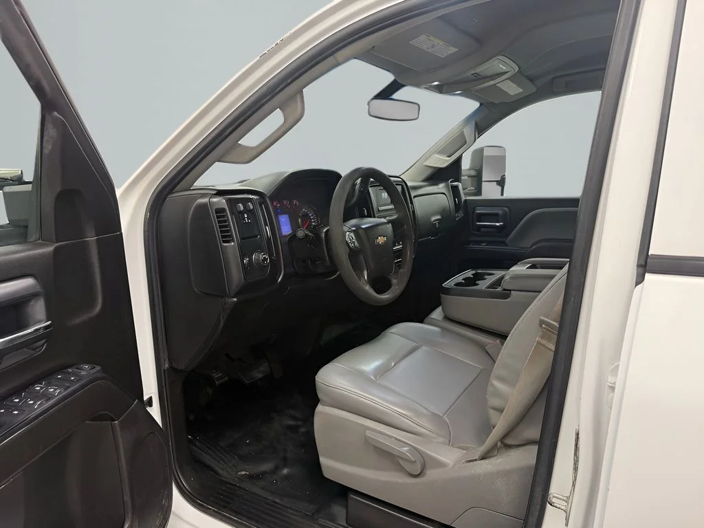 Used 2016 White Chevrolet Work Truck image 9