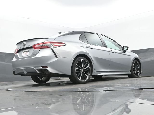 Used 2019 Midnight Black Metallic Toyota XSE V6 image 11