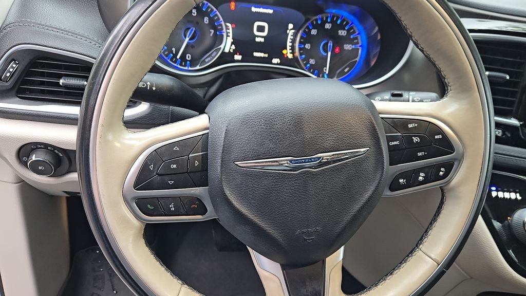 Used 2018 White Chrysler Limited image 11