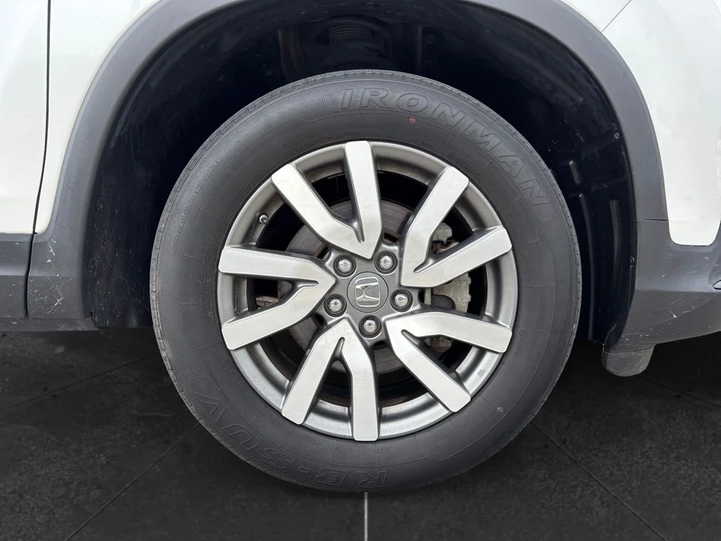 Used 2021 White Honda EX-L image 9