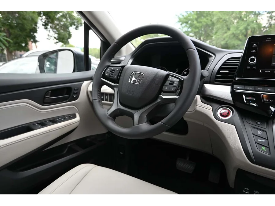 2025 Honda Odyssey EX-L - Photo 24