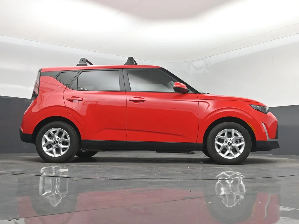 Used 2025 Red Kia LX image 16