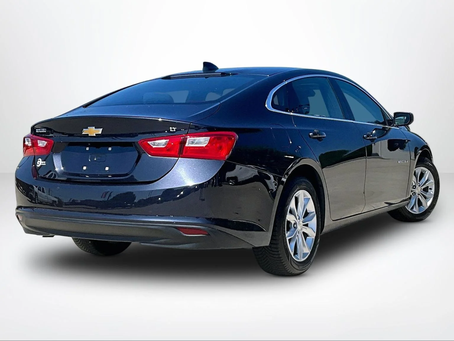 Used 2023 Gray Chevrolet LT image 3