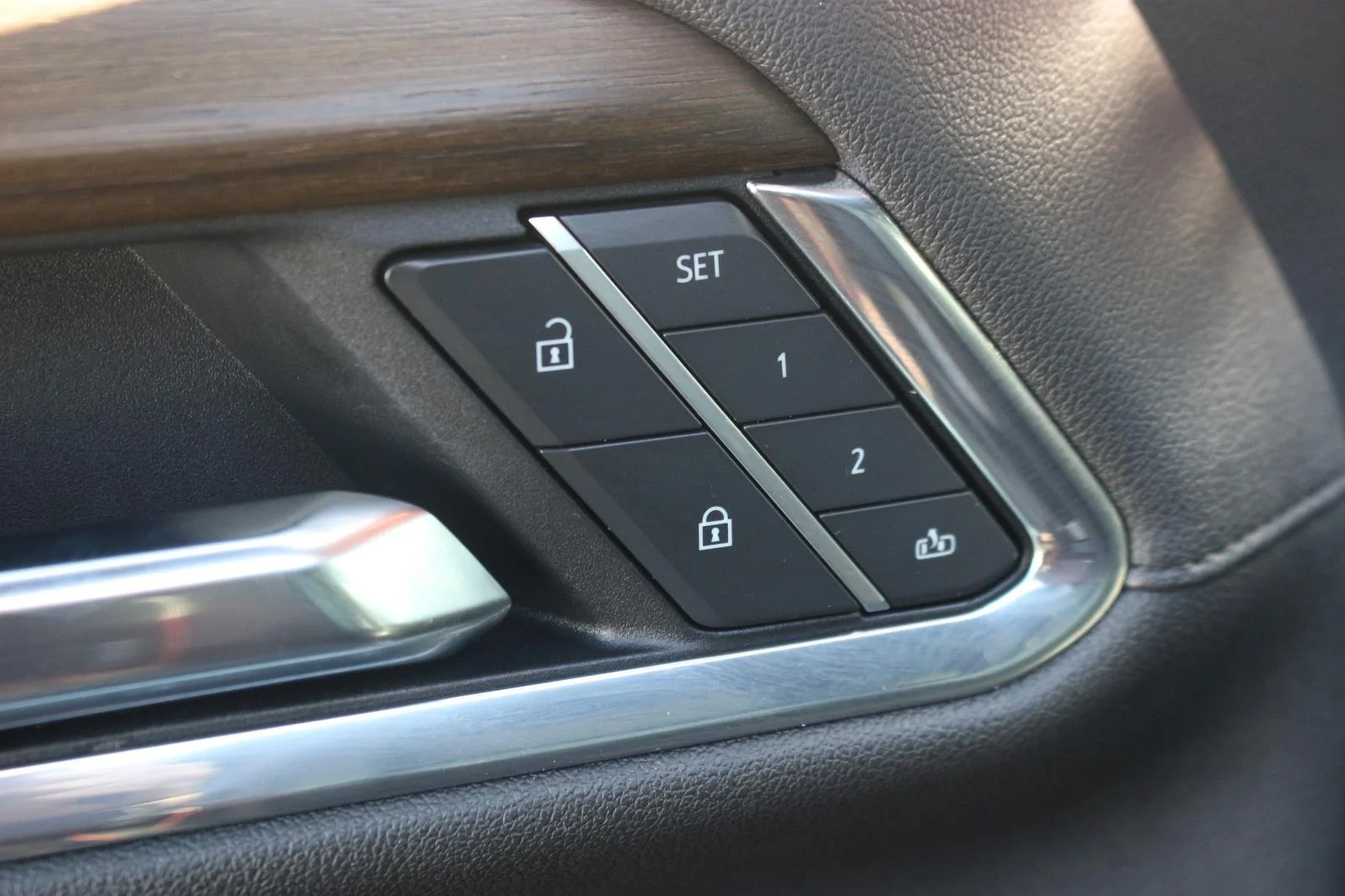 Used 2025 Black Chevrolet High Country image 14