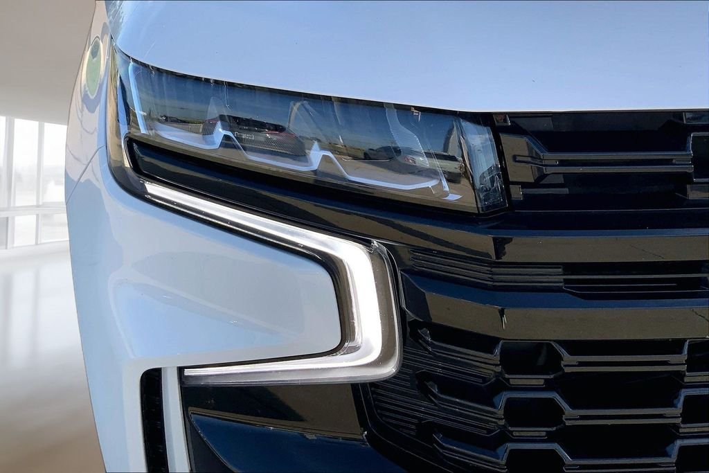 Used 2023 Summit White Chevrolet Z71 image 28