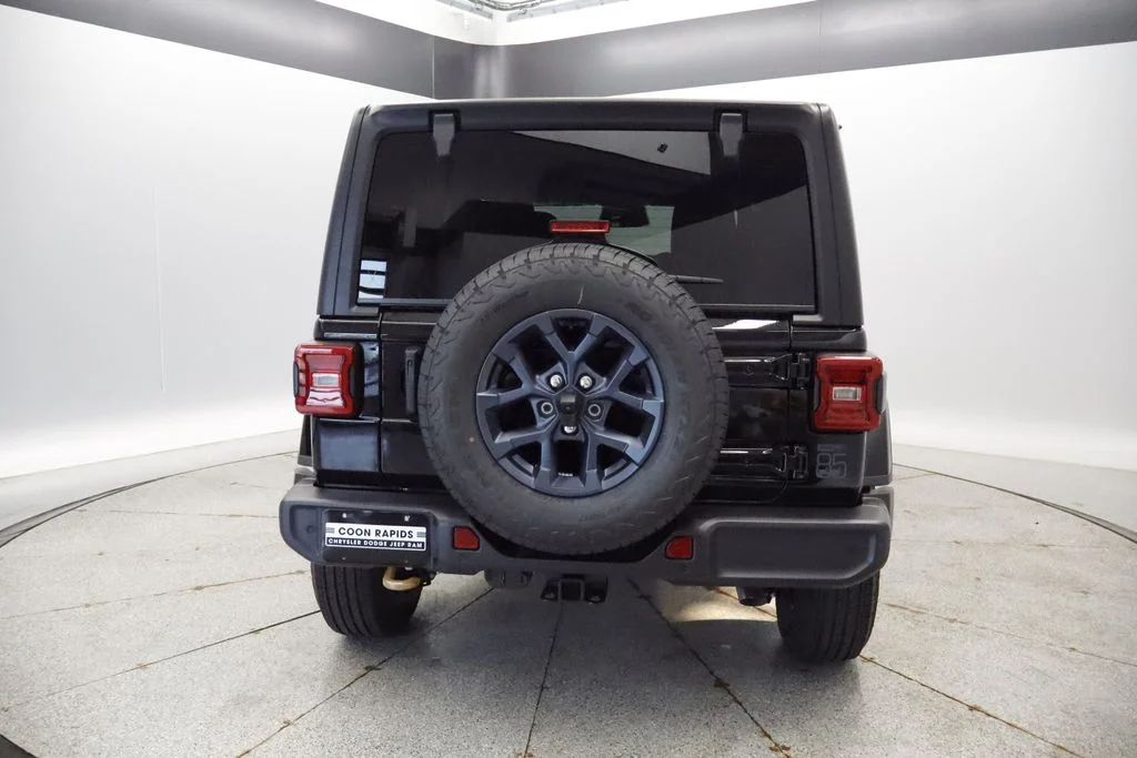 New 2026 Black Clear-Coat Exterior Paint Jeep 85th Anniversary Edition image 26