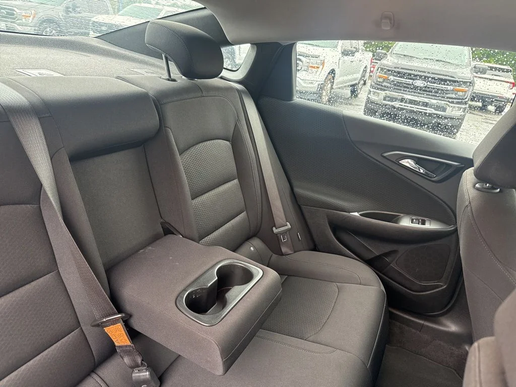 Used 2025 White Chevrolet LT image 13